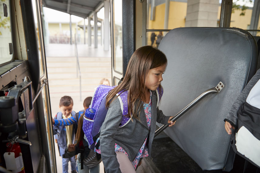 Menores de edad necesitarán permiso para viajar vía terrestre